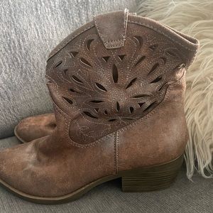 Tan Distressed Ankle Boots